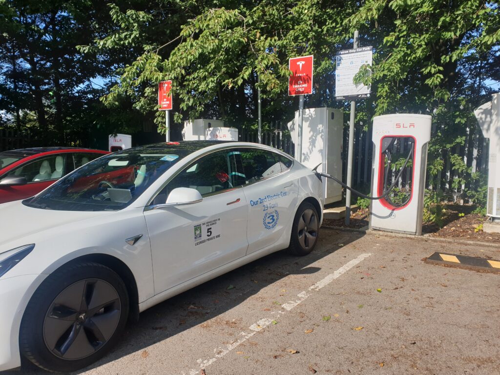23 Taxis, Electric Tesla